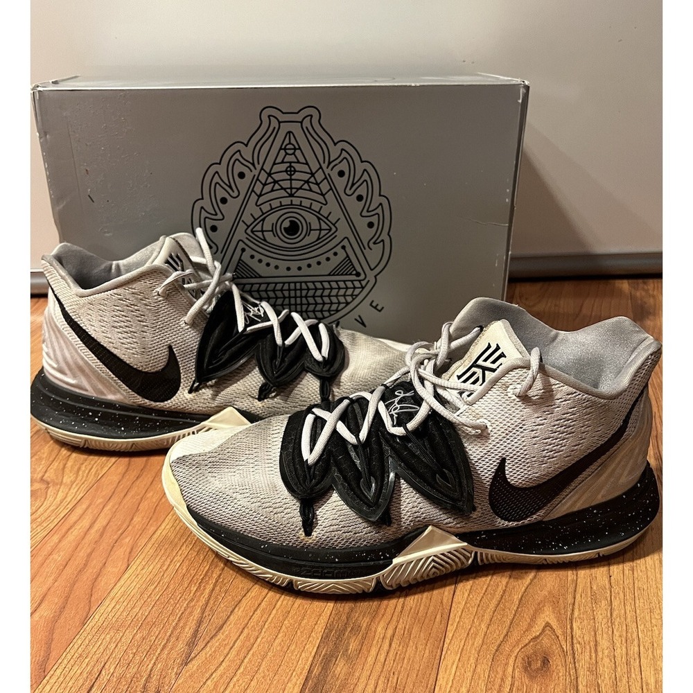 Kyrie 5 TB Team White Black Oreo size 12